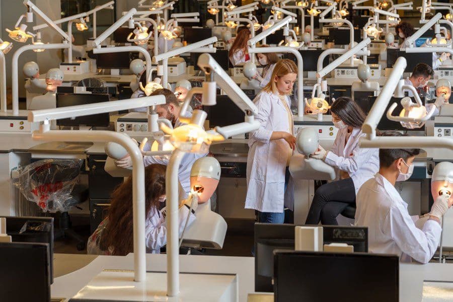 جامعة إسطنبول نيشانتاشي