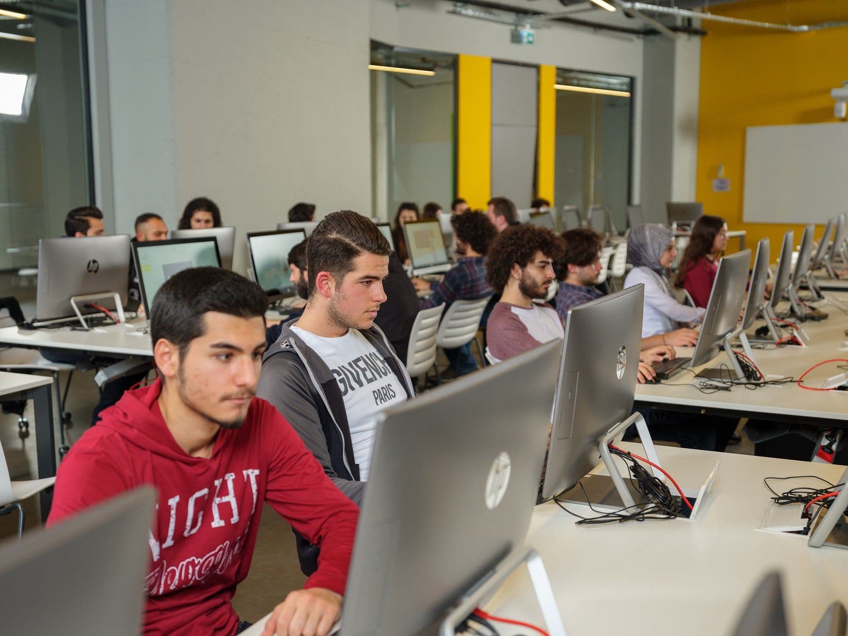 جامعة إسطنبول نيشانتاشي