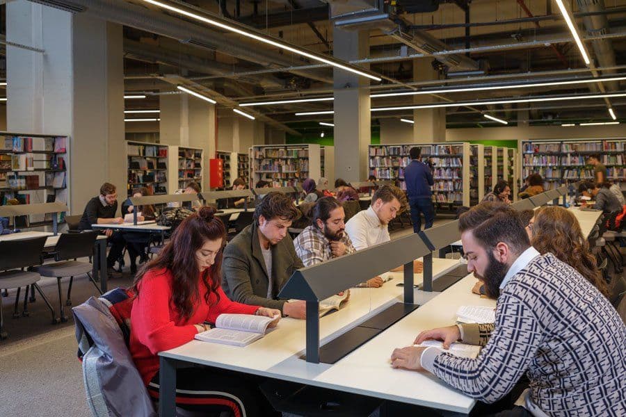 جامعة إسطنبول نيشانتاشي