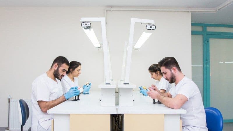 جامعة اسطنيول يني يوز يل