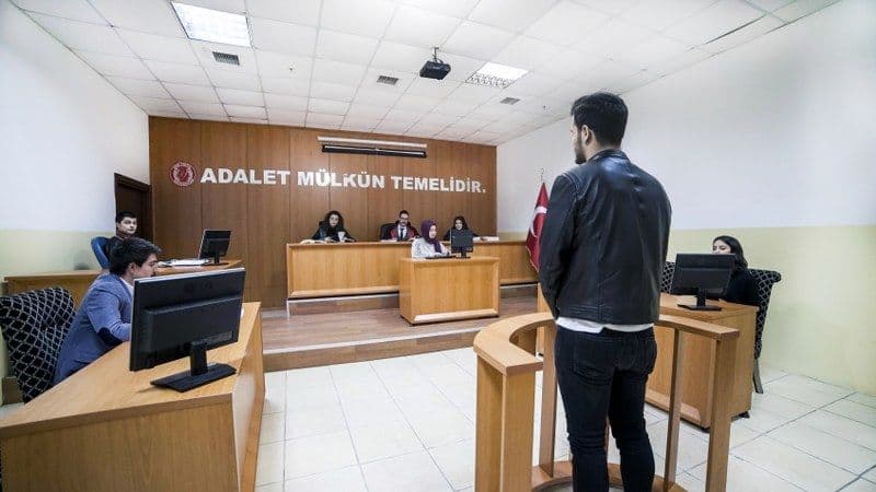 جامعة اسطنيول يني يوز يل