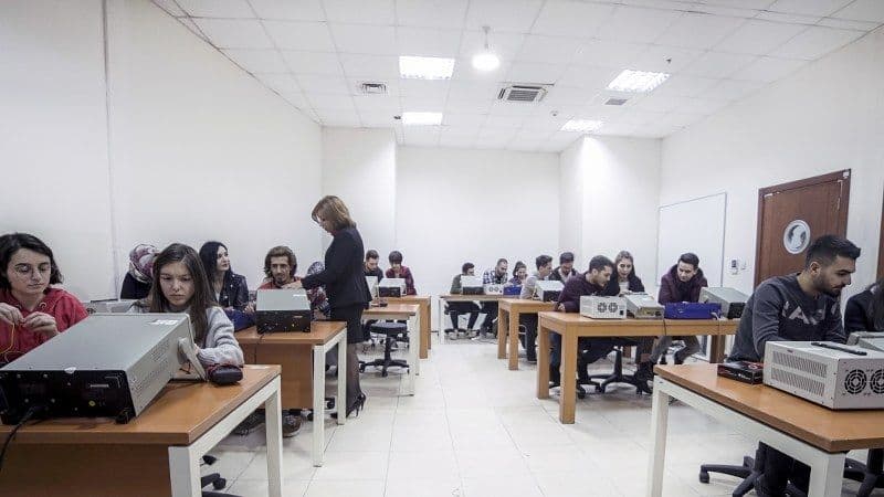 جامعة اسطنيول يني يوز يل