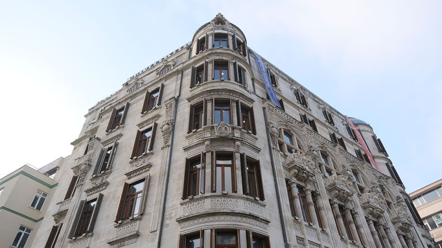 جامعة اسطنبول جالاتا