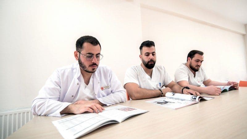 جامعة اسطنيول يني يوز يل