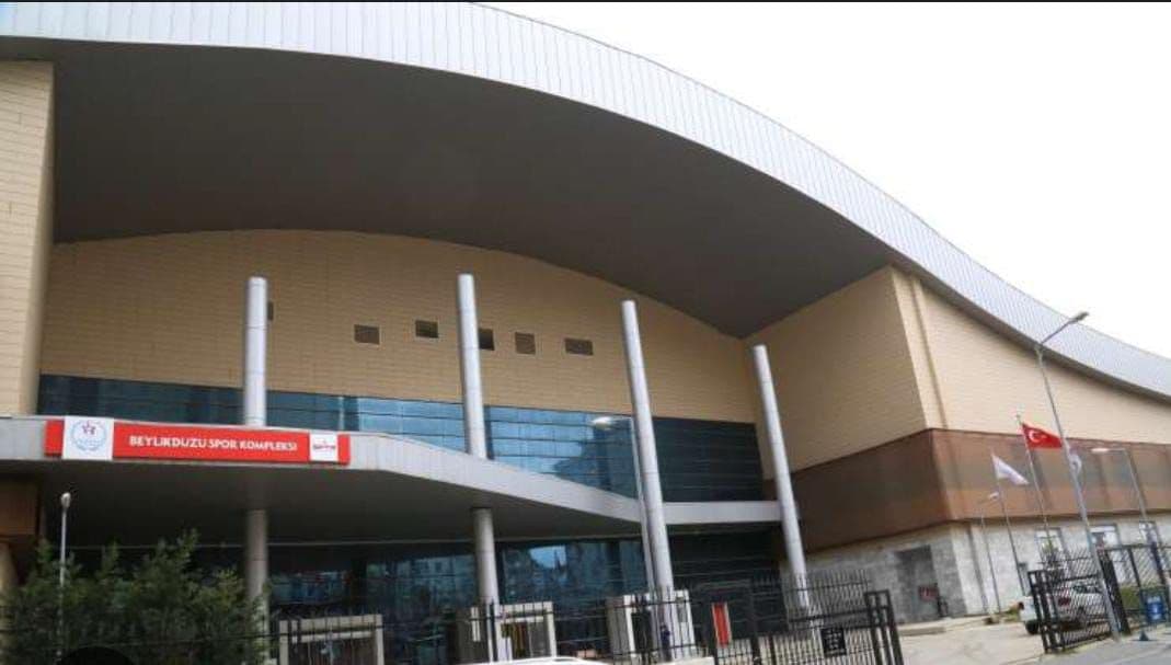 جامعة اسطنبول اسنيورت