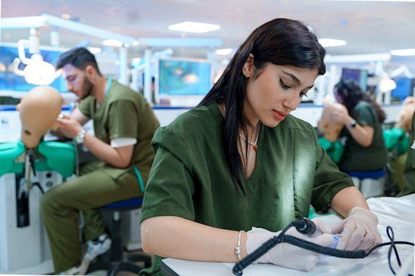 جامعة بيروني